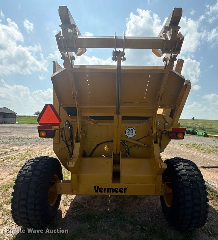 image for item DS3826 2022 Vermeer BPX9010 bale processor