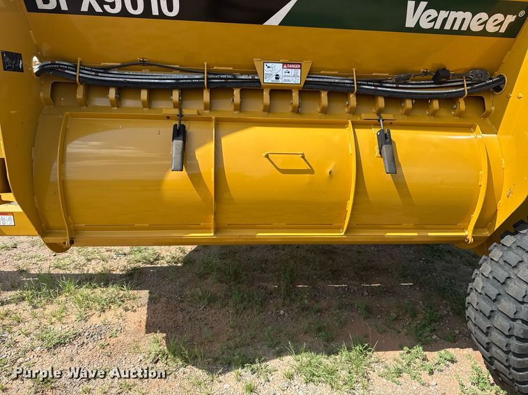 image for item DS3826 2022 Vermeer BPX9010 bale processor