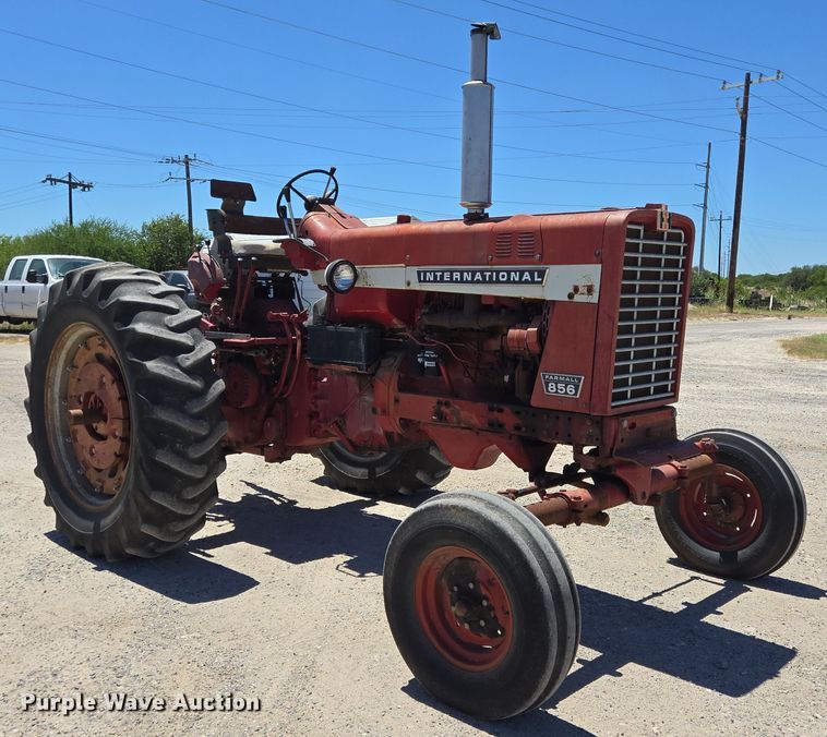 image for item DT4960 1968 International Harvester Farmall 856D tractor