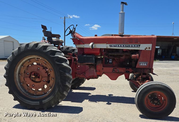 image for item DT4960 1968 International Harvester Farmall 856D tractor