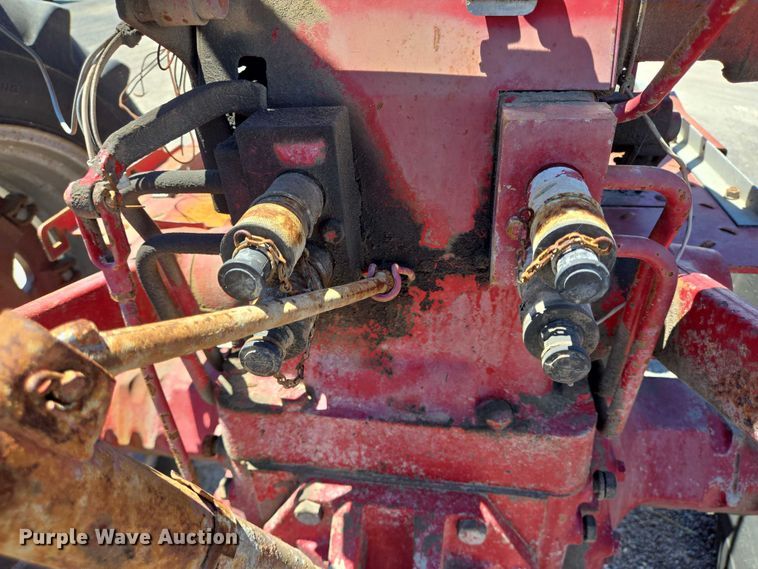 image for item DT4960 1968 International Harvester Farmall 856D tractor