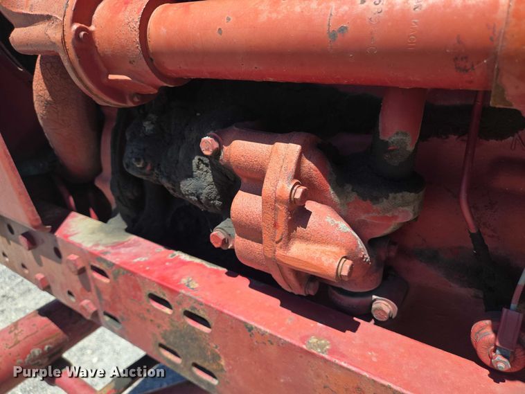 image for item DT4960 1968 International Harvester Farmall 856D tractor