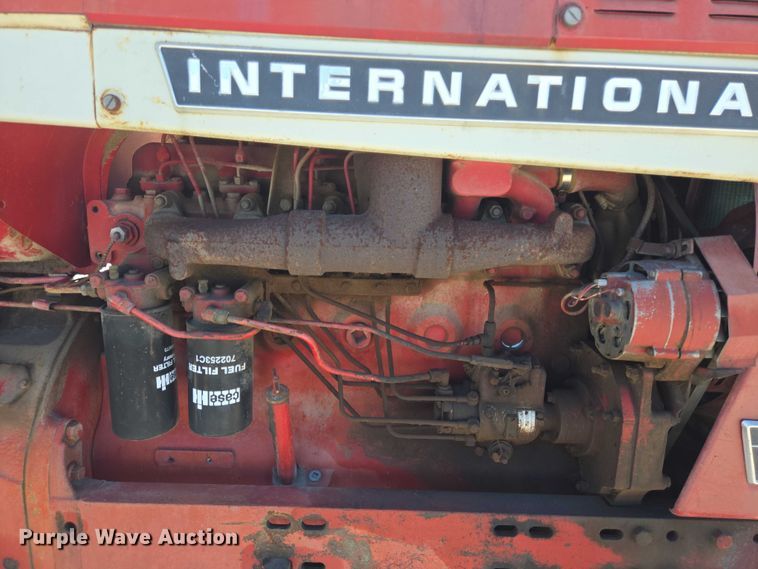 image for item DT4960 1968 International Harvester Farmall 856D tractor
