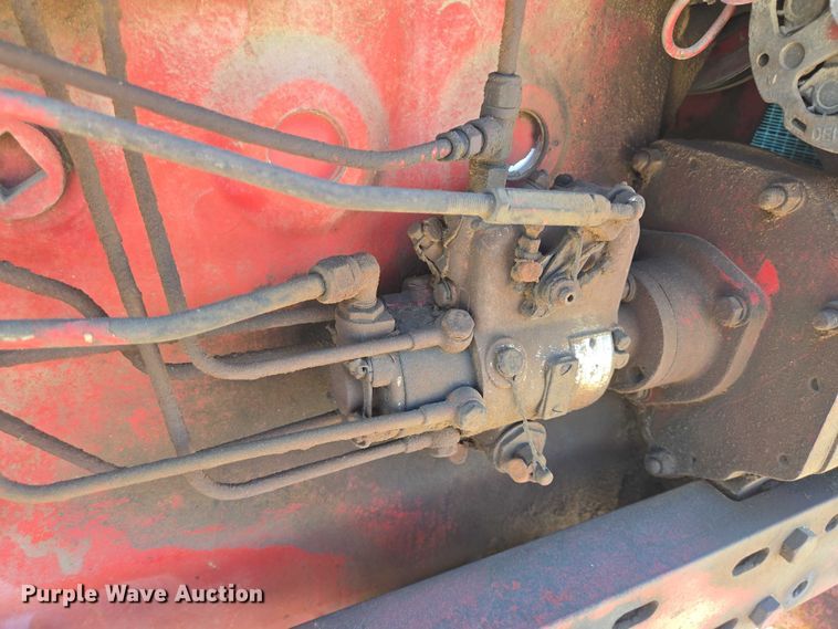 image for item DT4960 1968 International Harvester Farmall 856D tractor