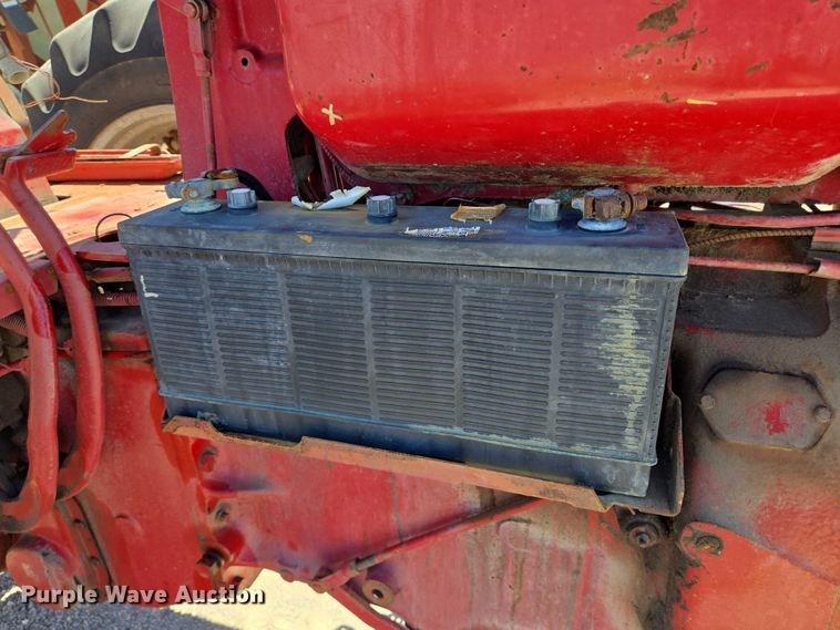 image for item DT4960 1968 International Harvester Farmall 856D tractor