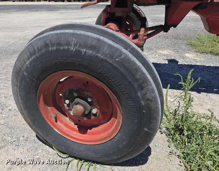 image for item DT4960 1968 International Harvester Farmall 856D tractor