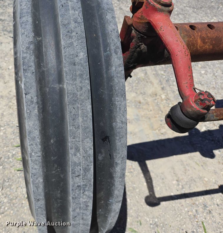 image for item DT4960 1968 International Harvester Farmall 856D tractor