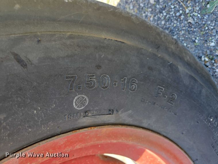 image for item DT4960 1968 International Harvester Farmall 856D tractor