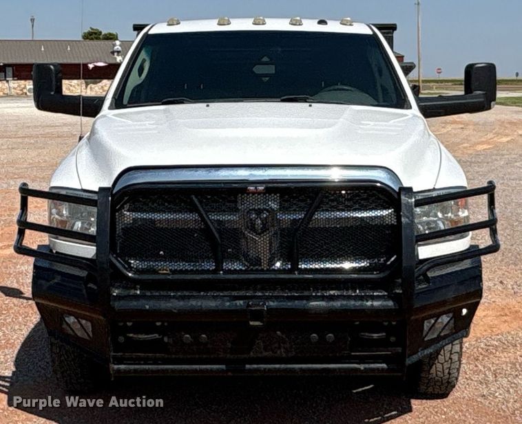 image for item DT6681 2018 Dodge Ram 3500 bale bed pickup truck