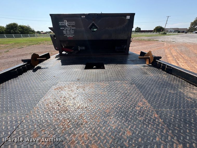 image for item DT6681 2018 Dodge Ram 3500 bale bed pickup truck