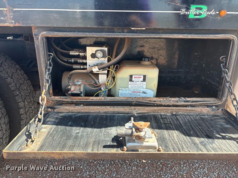 image for item DT6681 2018 Dodge Ram 3500 bale bed pickup truck