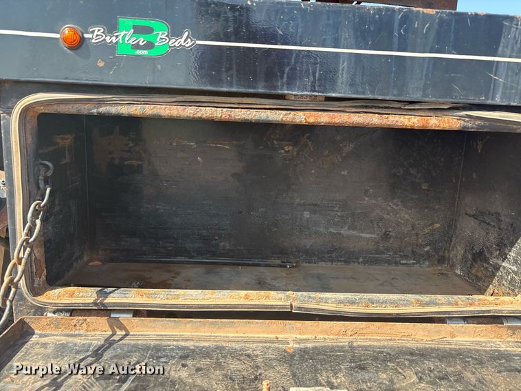 image for item DT6681 2018 Dodge Ram 3500 bale bed pickup truck