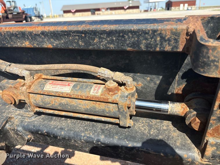 image for item DT6681 2018 Dodge Ram 3500 bale bed pickup truck