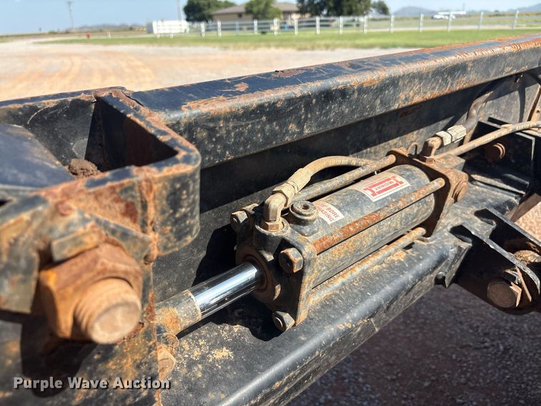 image for item DT6681 2018 Dodge Ram 3500 bale bed pickup truck