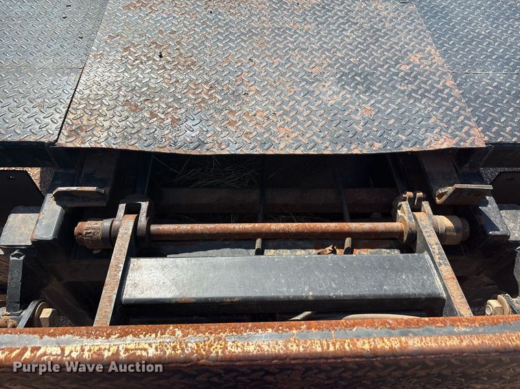 image for item DT6681 2018 Dodge Ram 3500 bale bed pickup truck