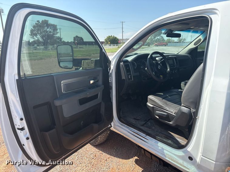 image for item DT6681 2018 Dodge Ram 3500 bale bed pickup truck