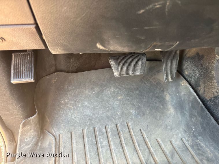 image for item DT6681 2018 Dodge Ram 3500 bale bed pickup truck