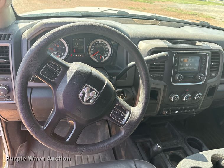 image for item DT6681 2018 Dodge Ram 3500 bale bed pickup truck