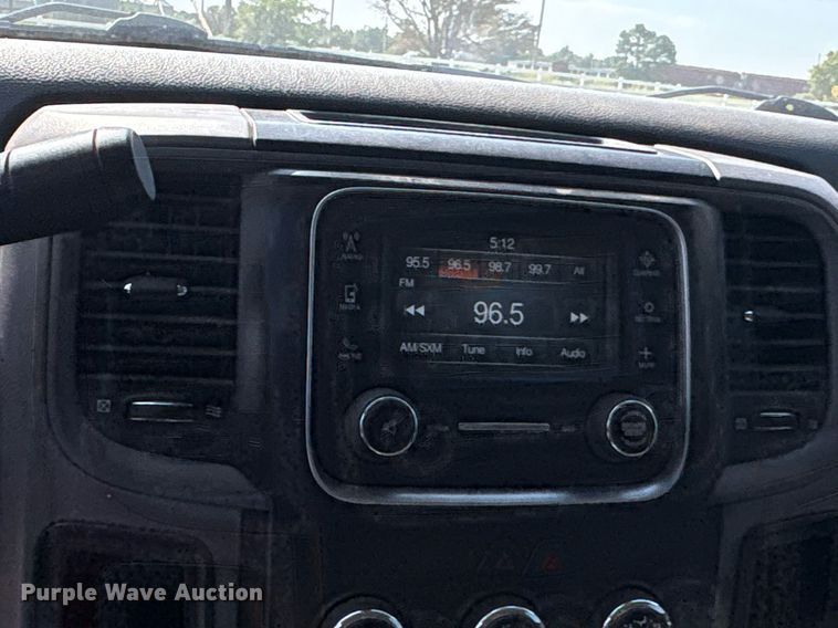 image for item DT6681 2018 Dodge Ram 3500 bale bed pickup truck