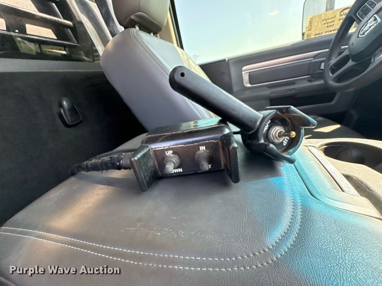 image for item DT6681 2018 Dodge Ram 3500 bale bed pickup truck