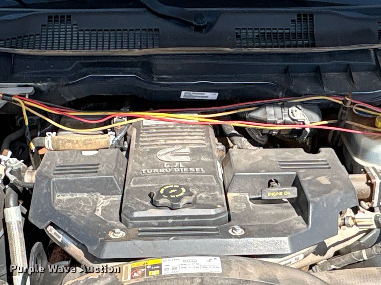 image for item DT6681 2018 Dodge Ram 3500 bale bed pickup truck