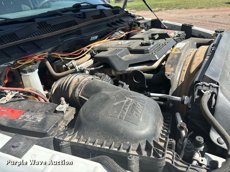 image for item DT6681 2018 Dodge Ram 3500 bale bed pickup truck