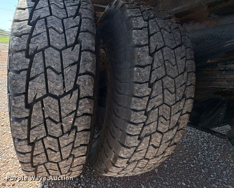 image for item DT6681 2018 Dodge Ram 3500 bale bed pickup truck