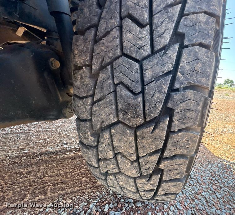 image for item DT6681 2018 Dodge Ram 3500 bale bed pickup truck