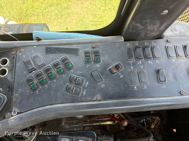 image for item DT6685 2005 Ag-Chemical Terra-gator 8104 sprayer