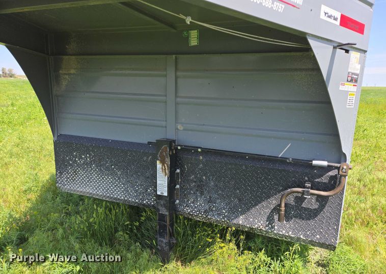 image for item DT7223 2021 Swift Built RMX24 3-7K livestock trailer