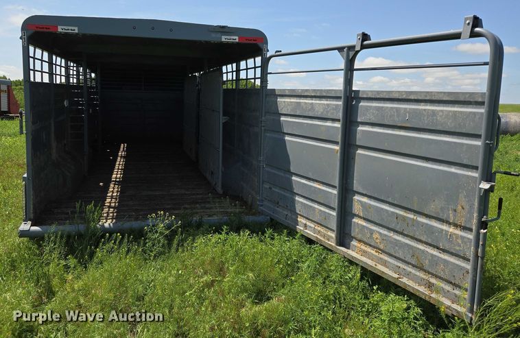 image for item DT7223 2021 Swift Built RMX24 3-7K livestock trailer