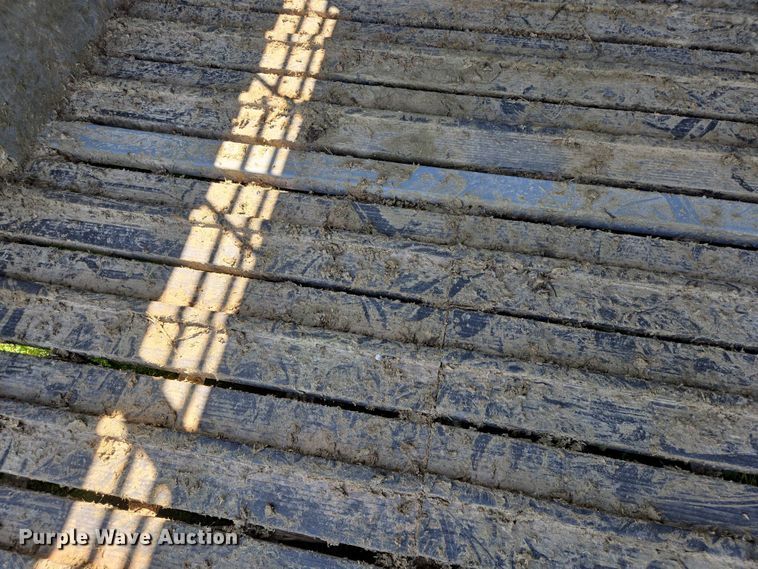 image for item DT7223 2021 Swift Built RMX24 3-7K livestock trailer