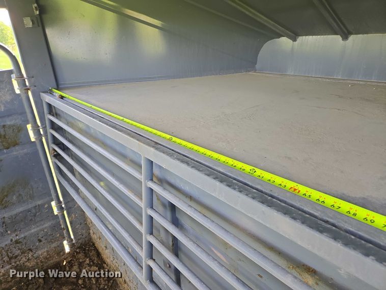 image for item DT7223 2021 Swift Built RMX24 3-7K livestock trailer