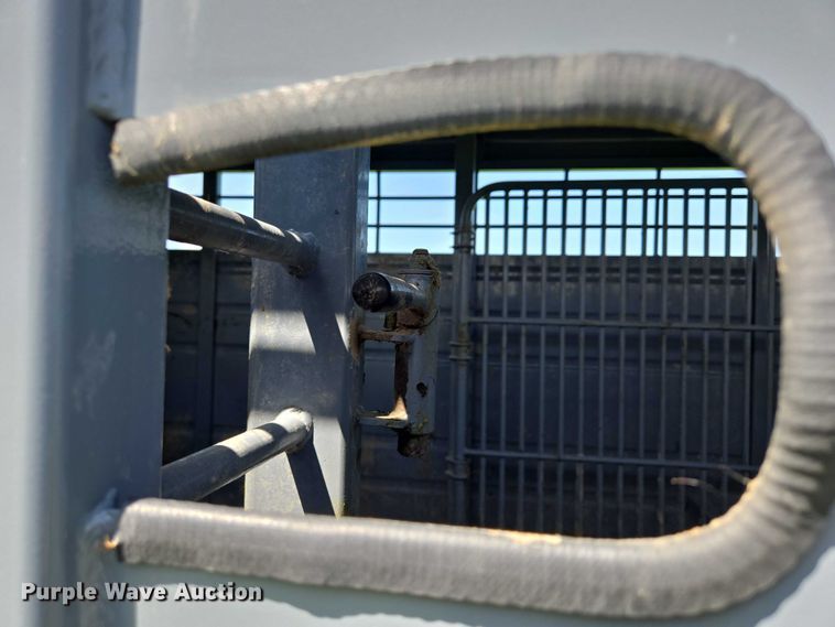 image for item DT7223 2021 Swift Built RMX24 3-7K livestock trailer