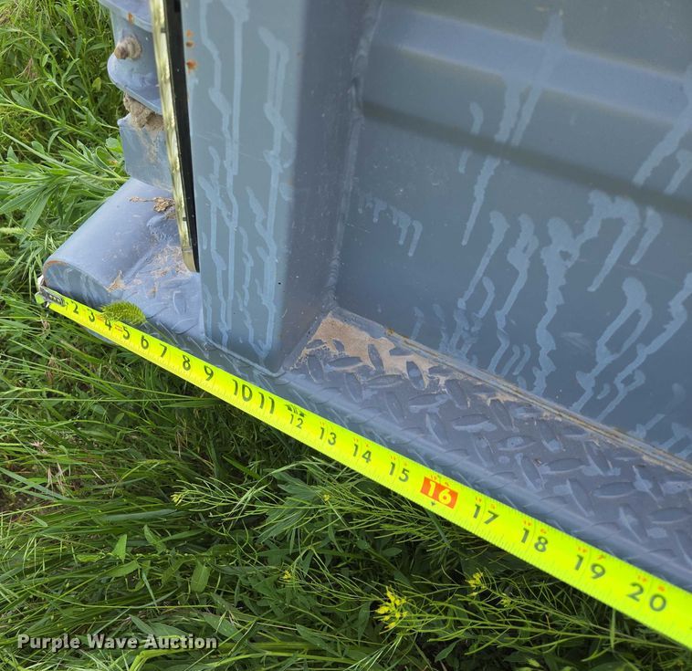 image for item DT7223 2021 Swift Built RMX24 3-7K livestock trailer