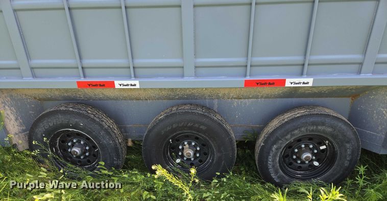 image for item DT7223 2021 Swift Built RMX24 3-7K livestock trailer