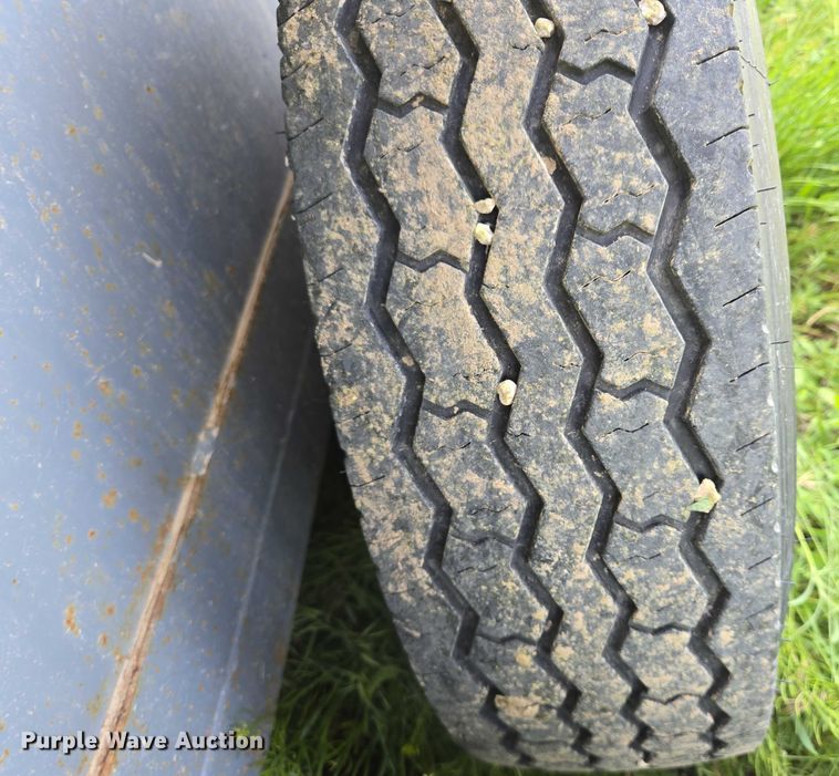 image for item DT7223 2021 Swift Built RMX24 3-7K livestock trailer