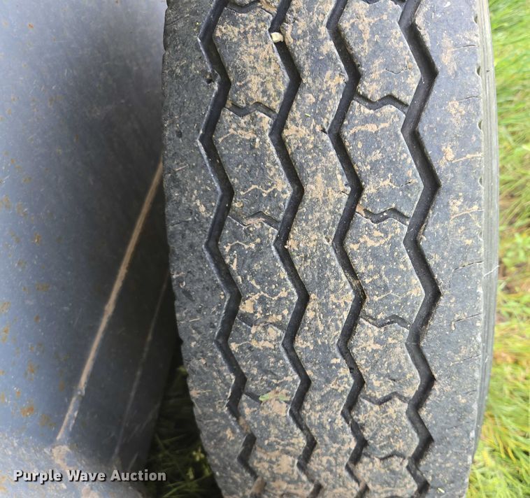 image for item DT7223 2021 Swift Built RMX24 3-7K livestock trailer