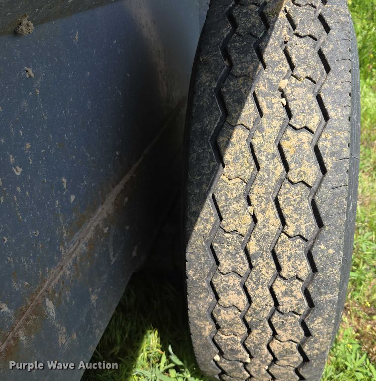 image for item DT7223 2021 Swift Built RMX24 3-7K livestock trailer