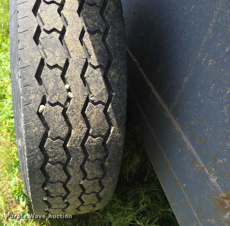 image for item DT7223 2021 Swift Built RMX24 3-7K livestock trailer