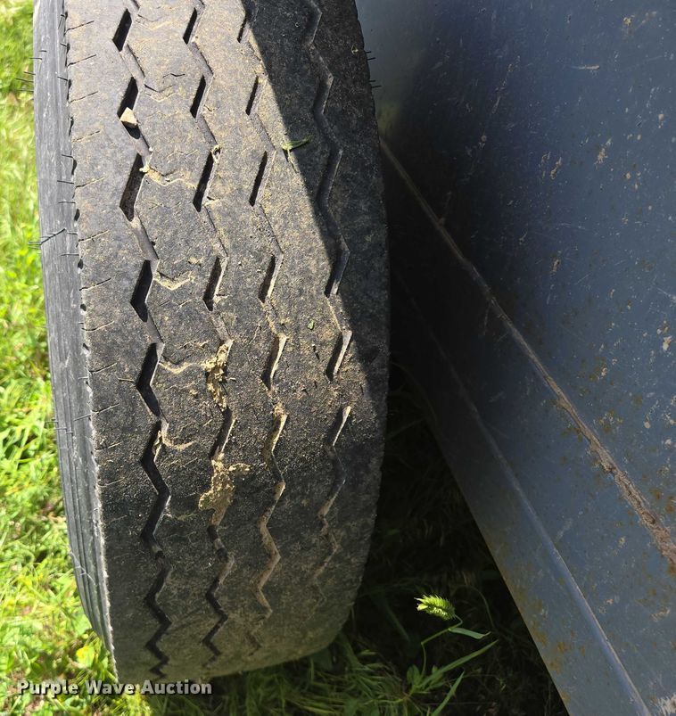 image for item DT7223 2021 Swift Built RMX24 3-7K livestock trailer