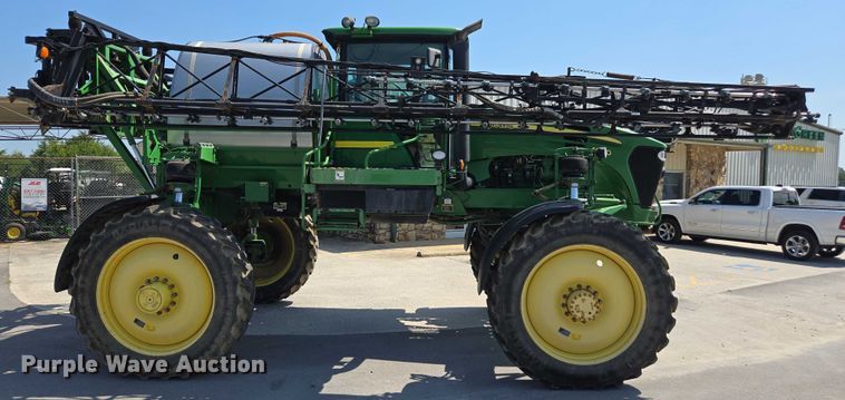 image for item DU7917 2008 John Deere 4830 sprayer