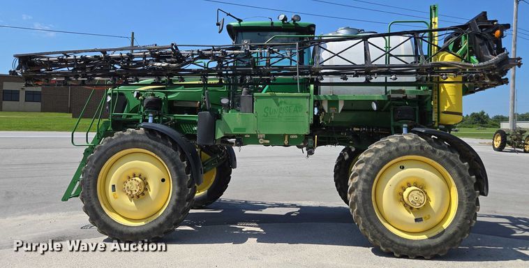 image for item DU7917 2008 John Deere 4830 sprayer