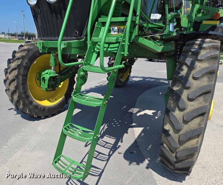 image for item DU7917 2008 John Deere 4830 sprayer