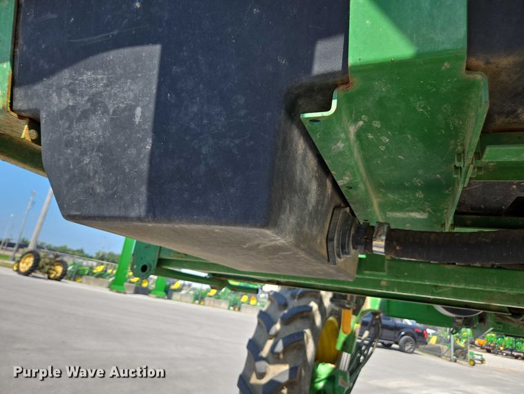 image for item DU7917 2008 John Deere 4830 sprayer