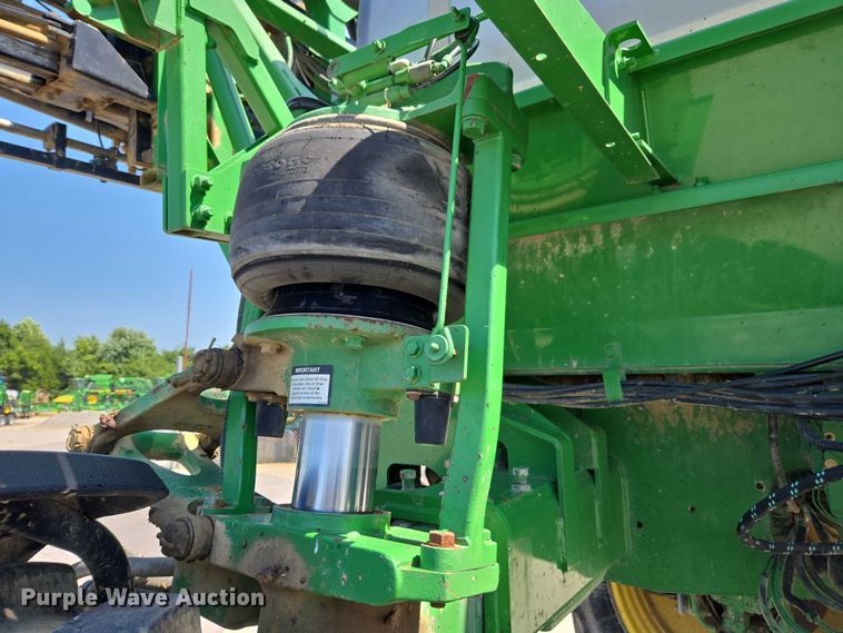 image for item DU7917 2008 John Deere 4830 sprayer