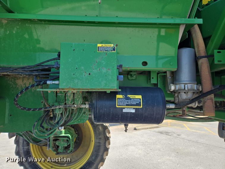 image for item DU7917 2008 John Deere 4830 sprayer