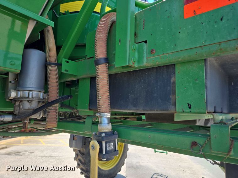 image for item DU7917 2008 John Deere 4830 sprayer