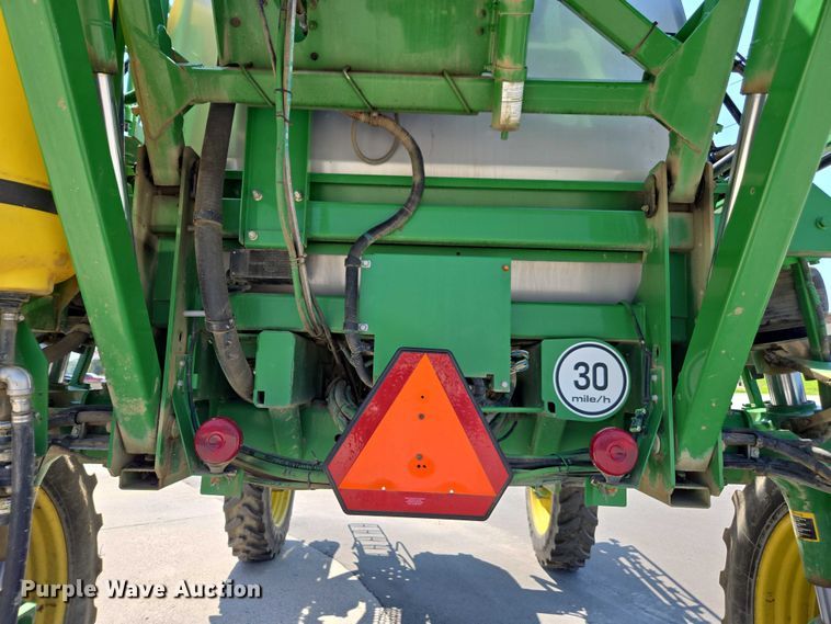 image for item DU7917 2008 John Deere 4830 sprayer