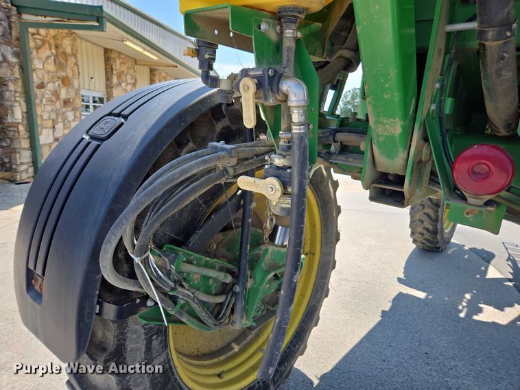 image for item DU7917 2008 John Deere 4830 sprayer